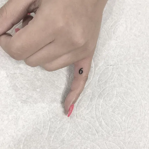 Mini, Lettering