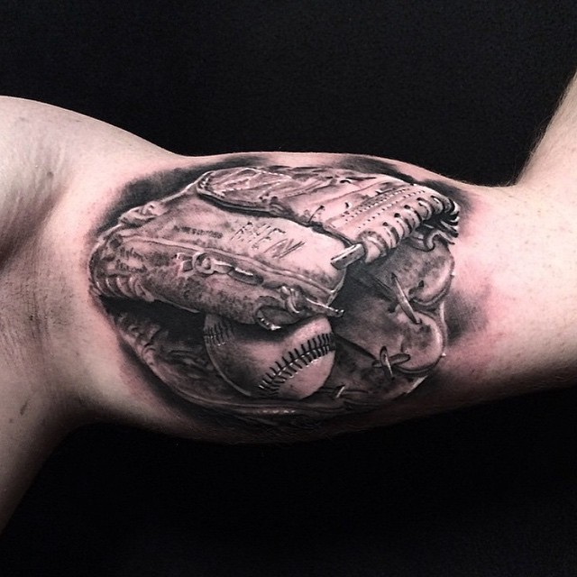 Ink and Dagger Tattoo