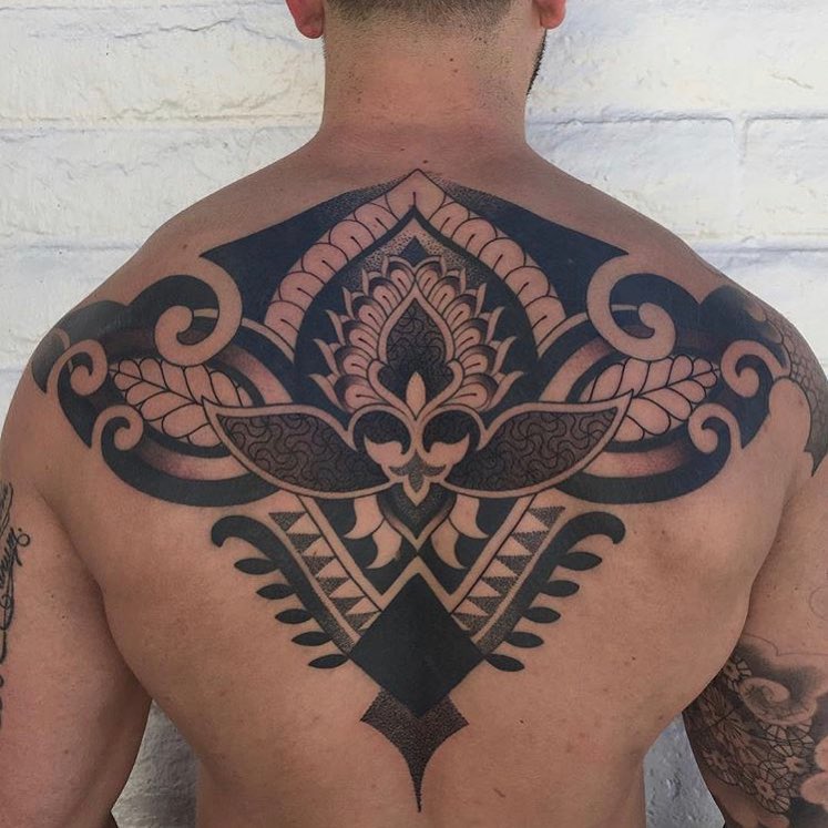 Full Circle Tattoo