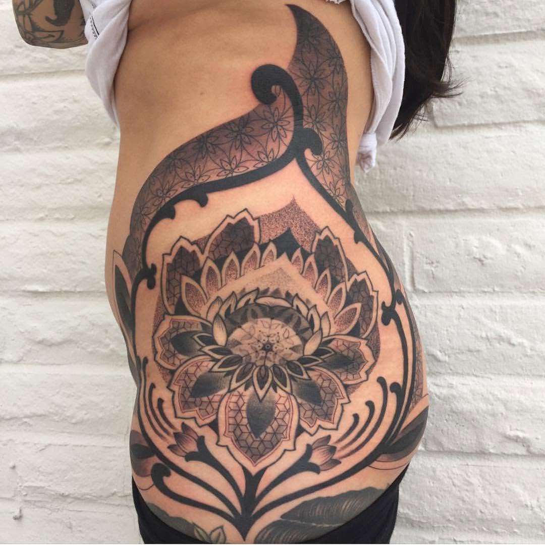 Full Circle Tattoo