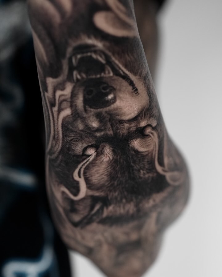 tattooist_bk