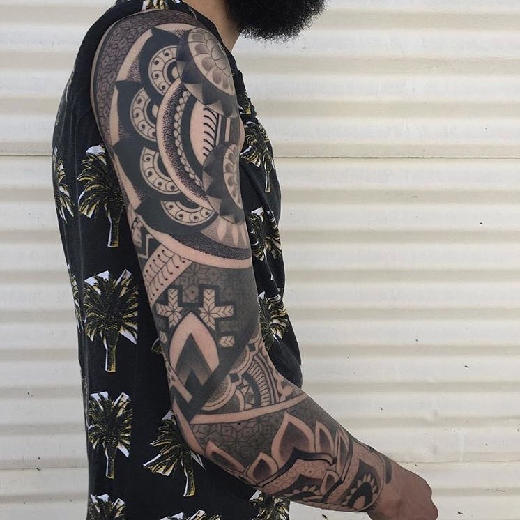 Full Circle Tattoo