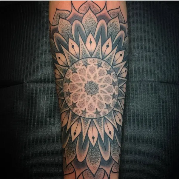 Full Circle Tattoo