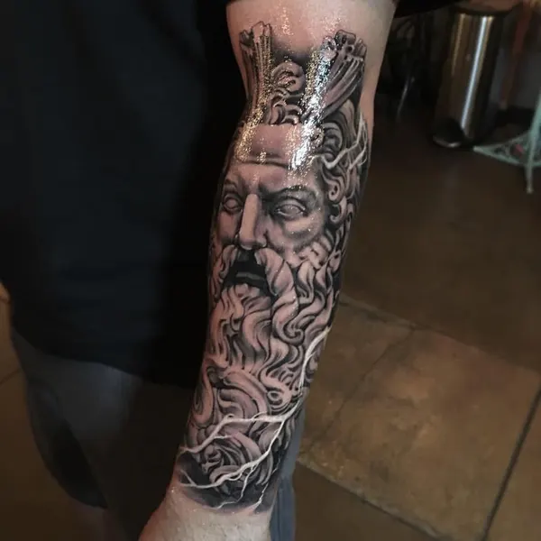 Full Circle Tattoo