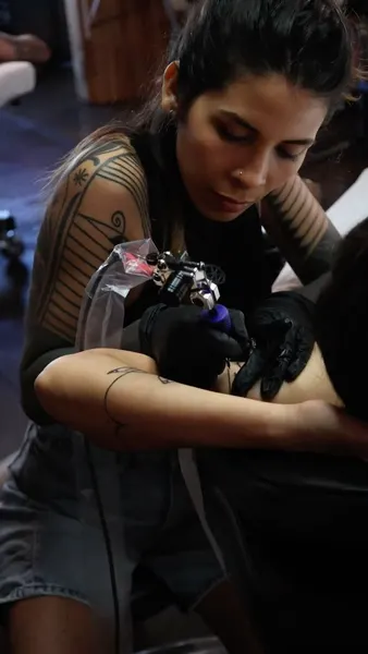 Full Circle Tattoo