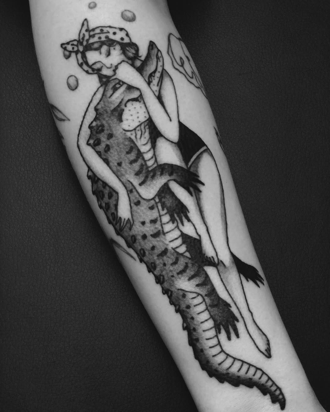 Dragon, 악어