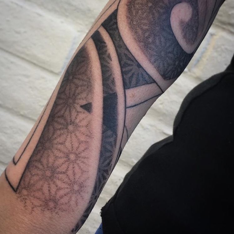 Full Circle Tattoo