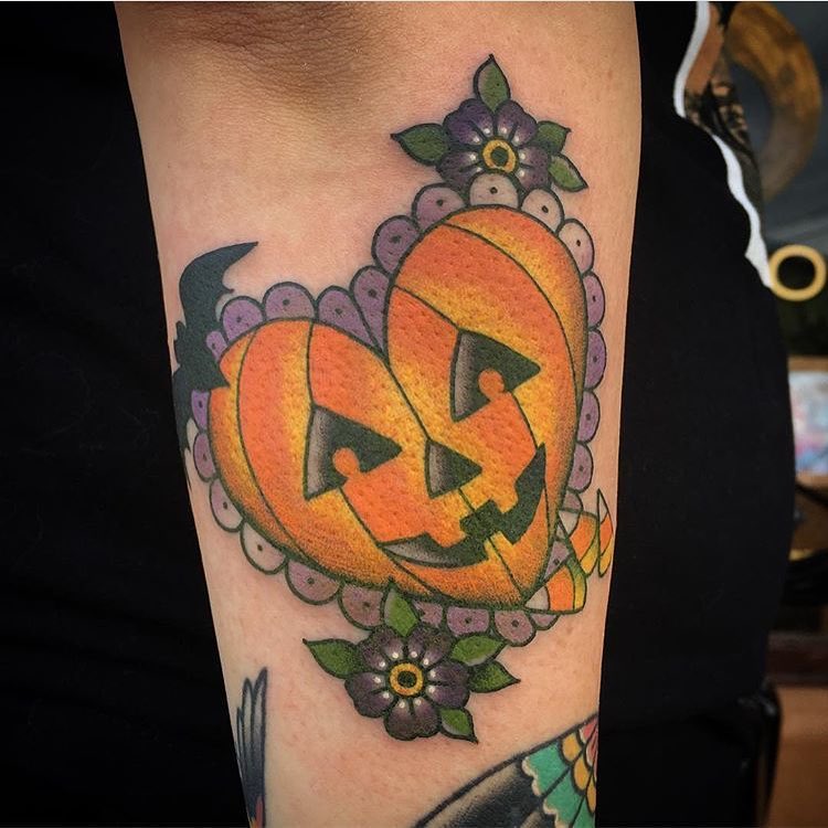 Full Circle Tattoo