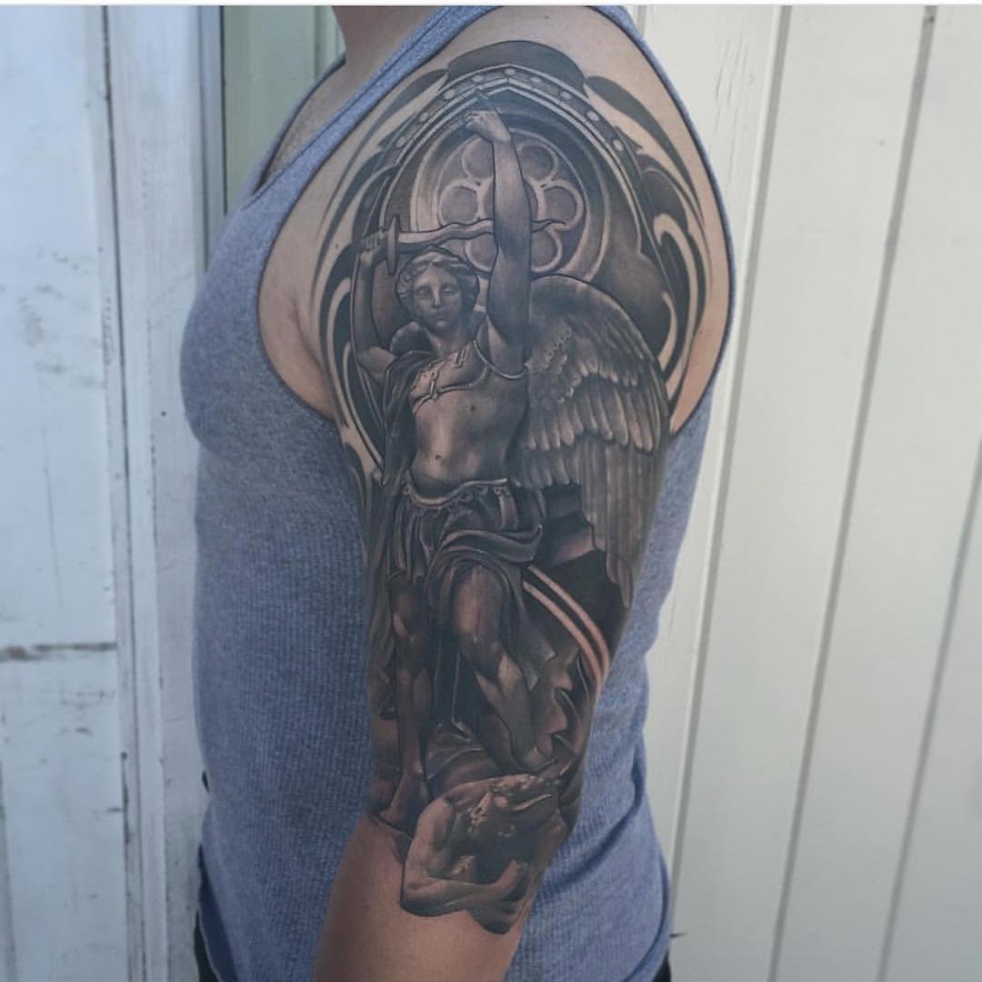Full Circle Tattoo