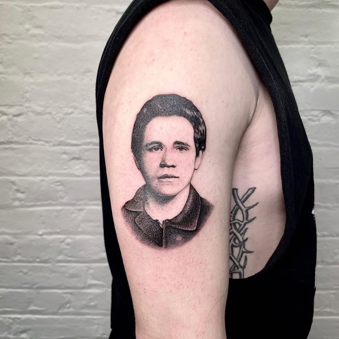 Full Circle Tattoo