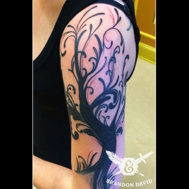 Ink and Dagger Tattoo
