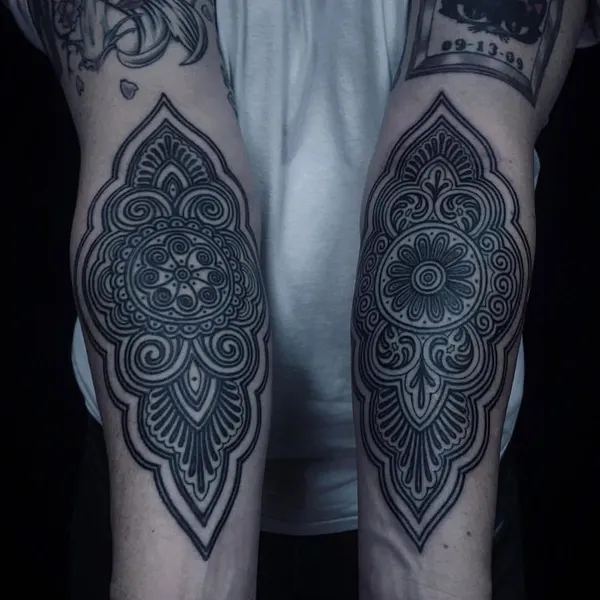 Ink and Dagger Tattoo