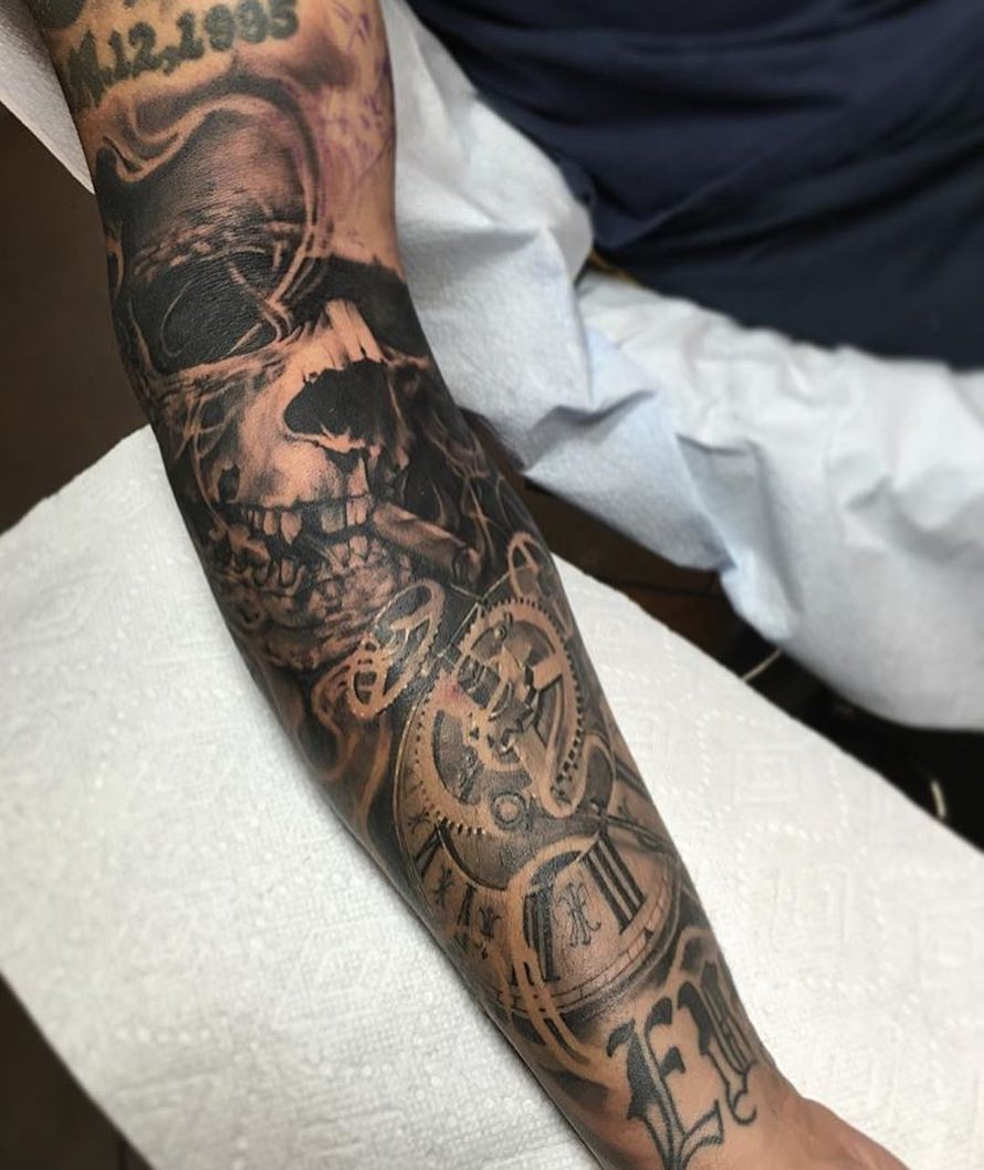 Full Circle Tattoo