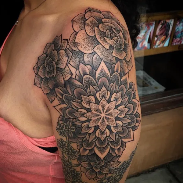 Full Circle Tattoo