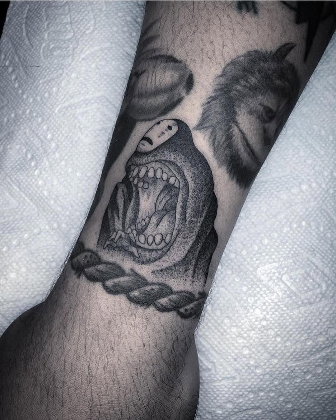 Full Circle Tattoo