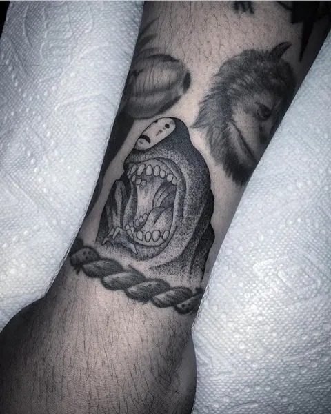 Full Circle Tattoo