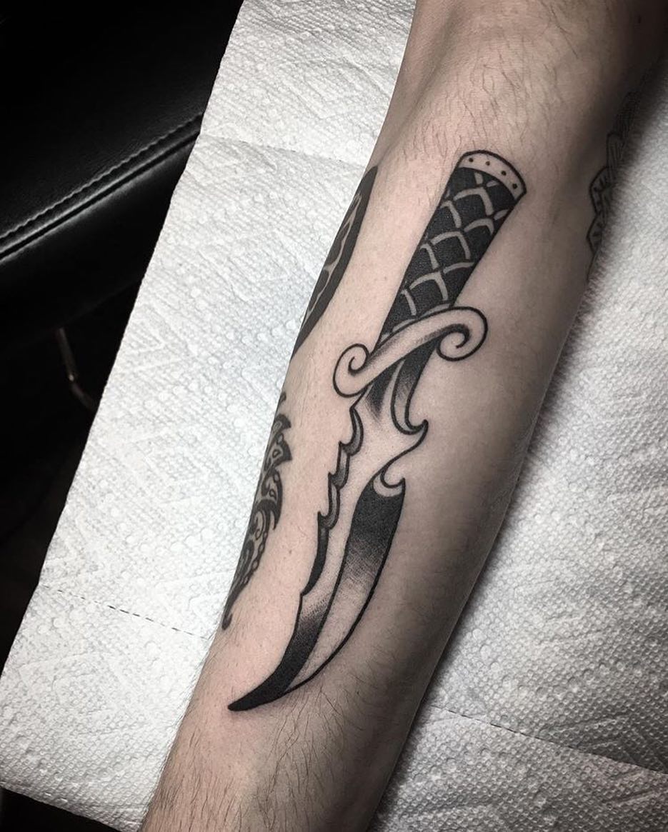 Full Circle Tattoo