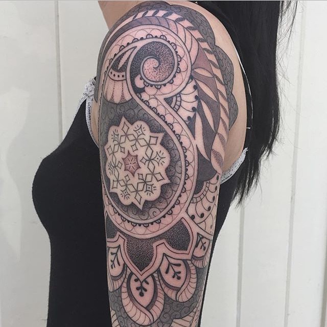 Full Circle Tattoo