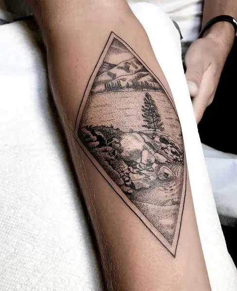 Full Circle Tattoo