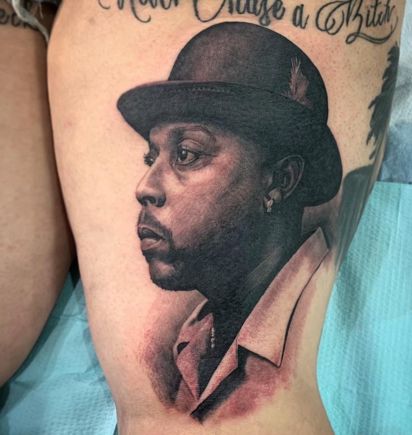 Full Circle Tattoo