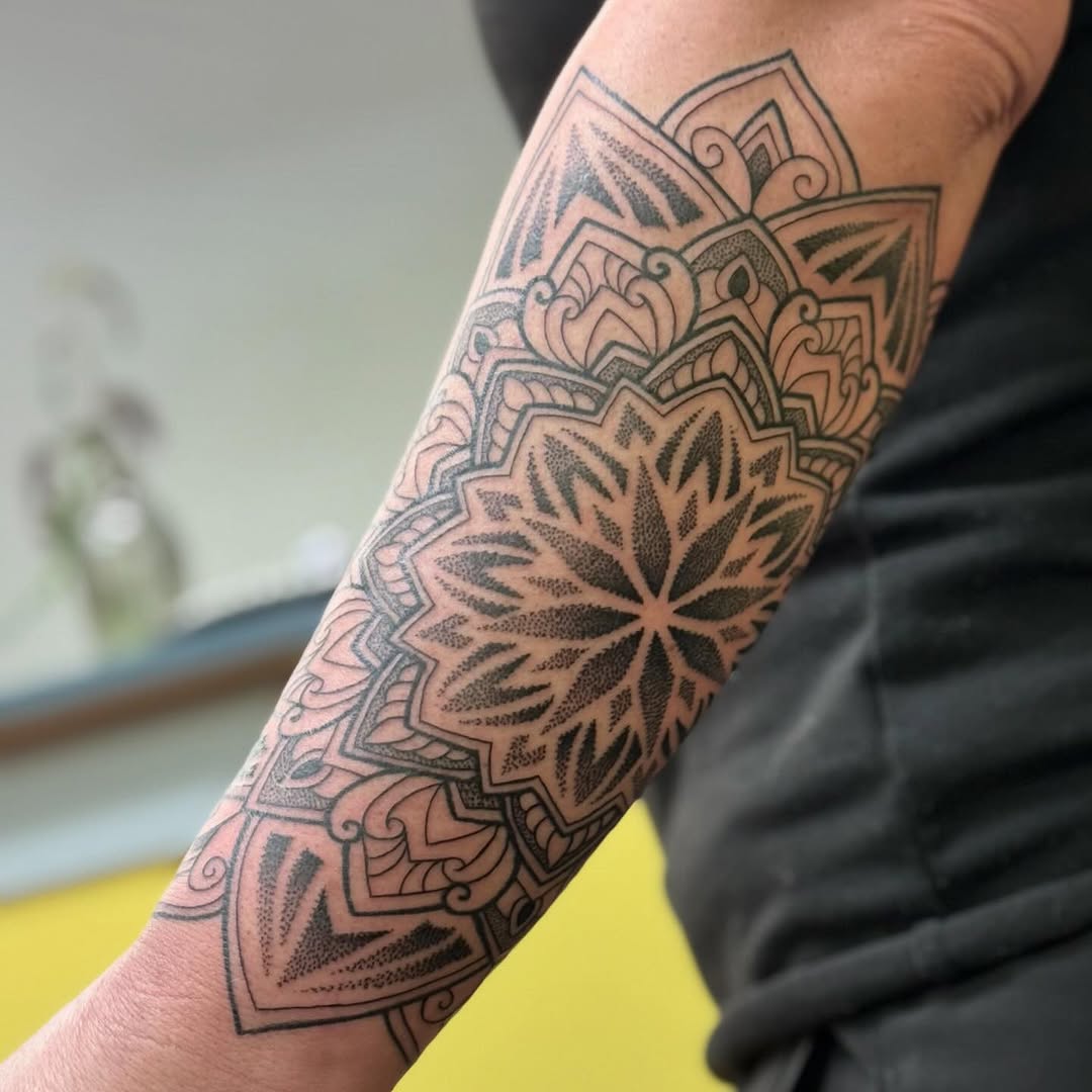 laurablacktattoo