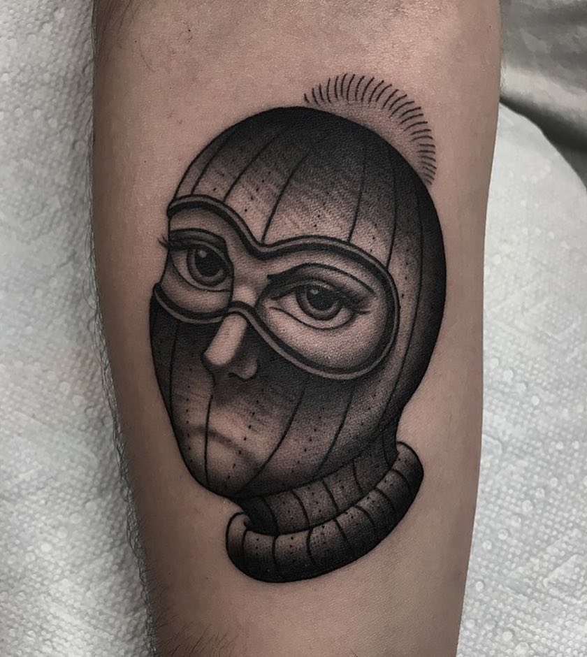 Full Circle Tattoo