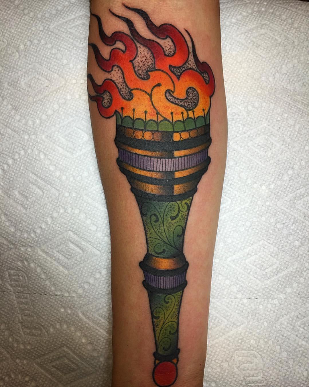 Full Circle Tattoo