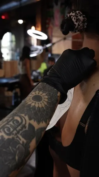 Full Circle Tattoo
