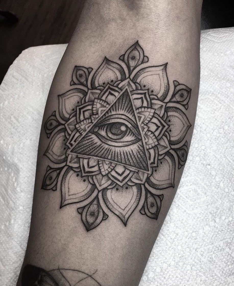 Full Circle Tattoo