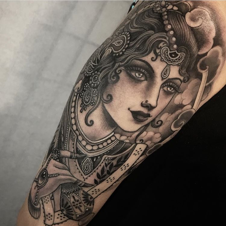 Full Circle Tattoo