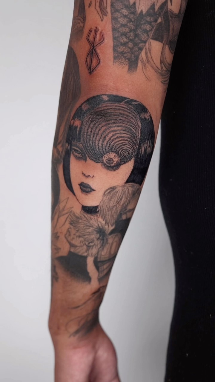 Full Circle Tattoo
