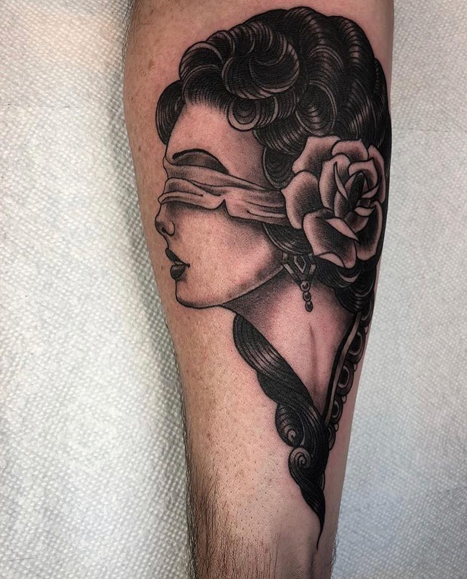 Full Circle Tattoo