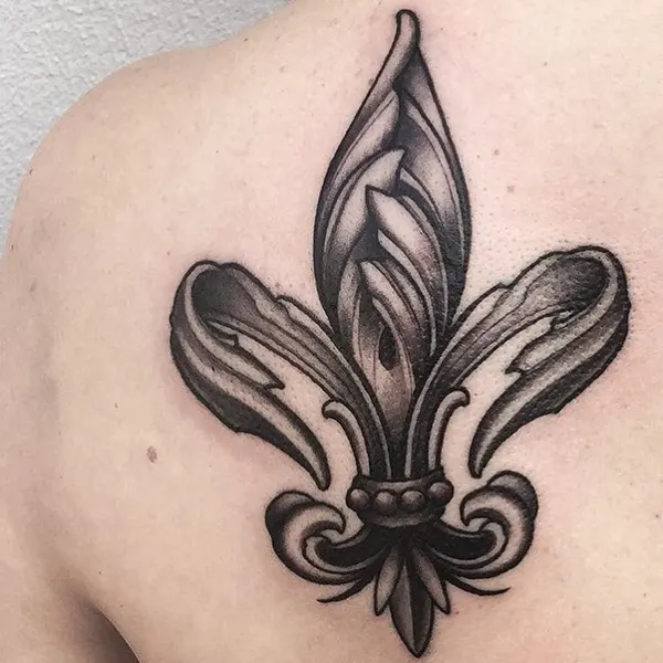 Ink and Dagger Tattoo