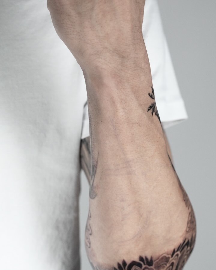 tattooist_bk
