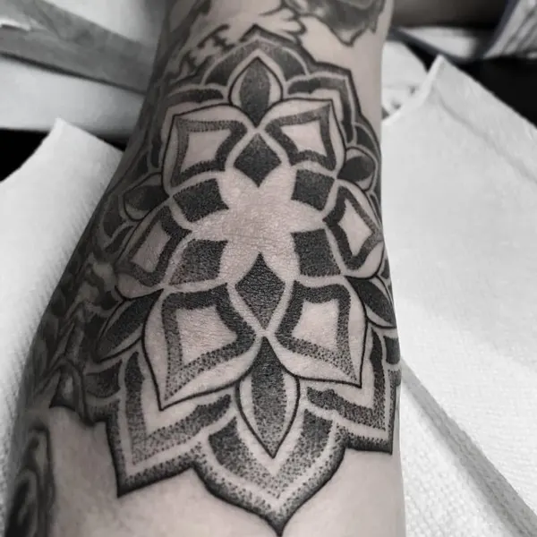 Ink and Dagger Tattoo