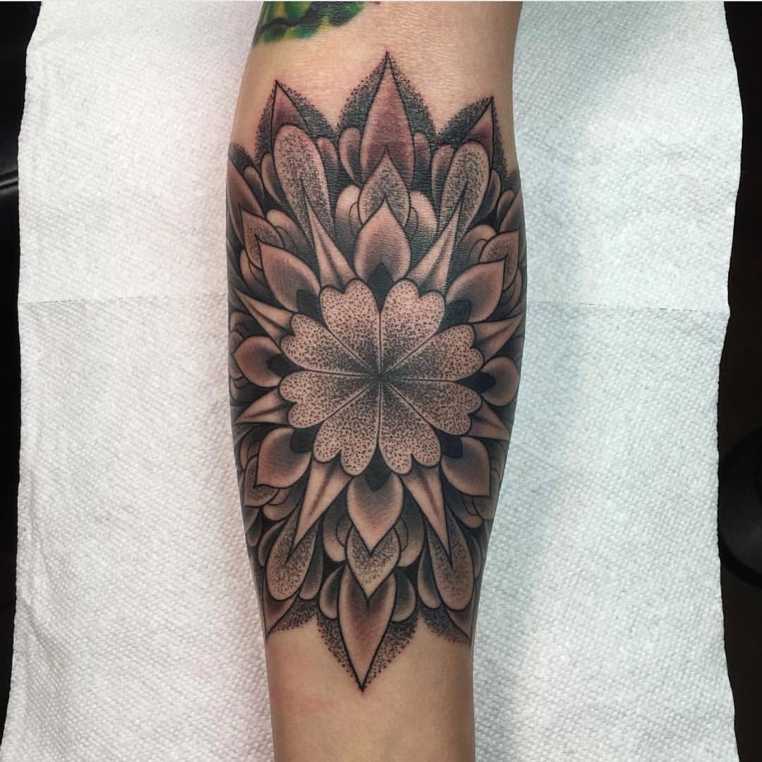 Full Circle Tattoo