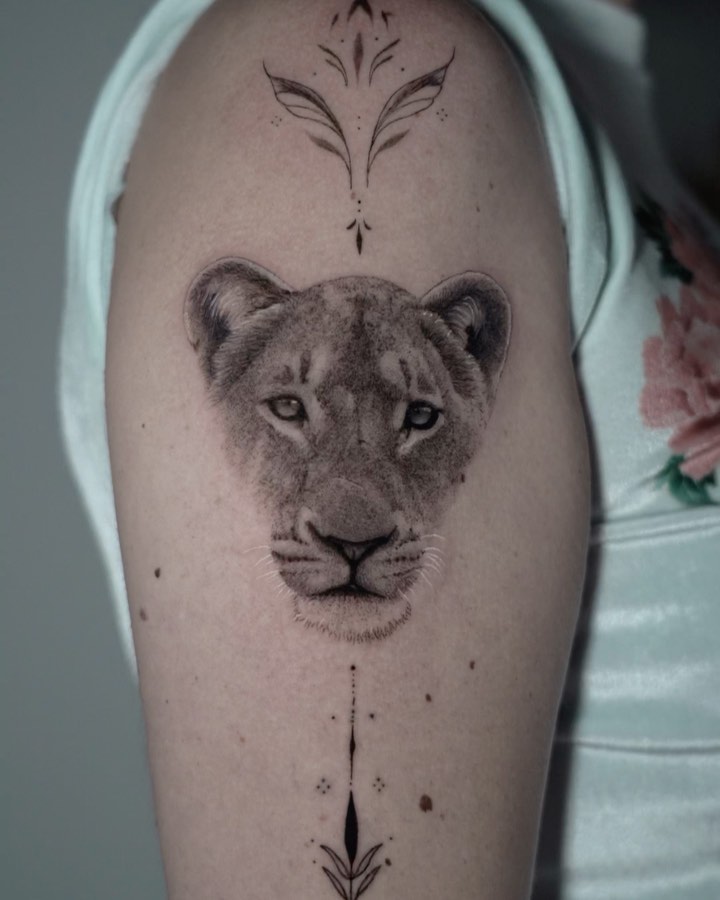lewis.tattoo