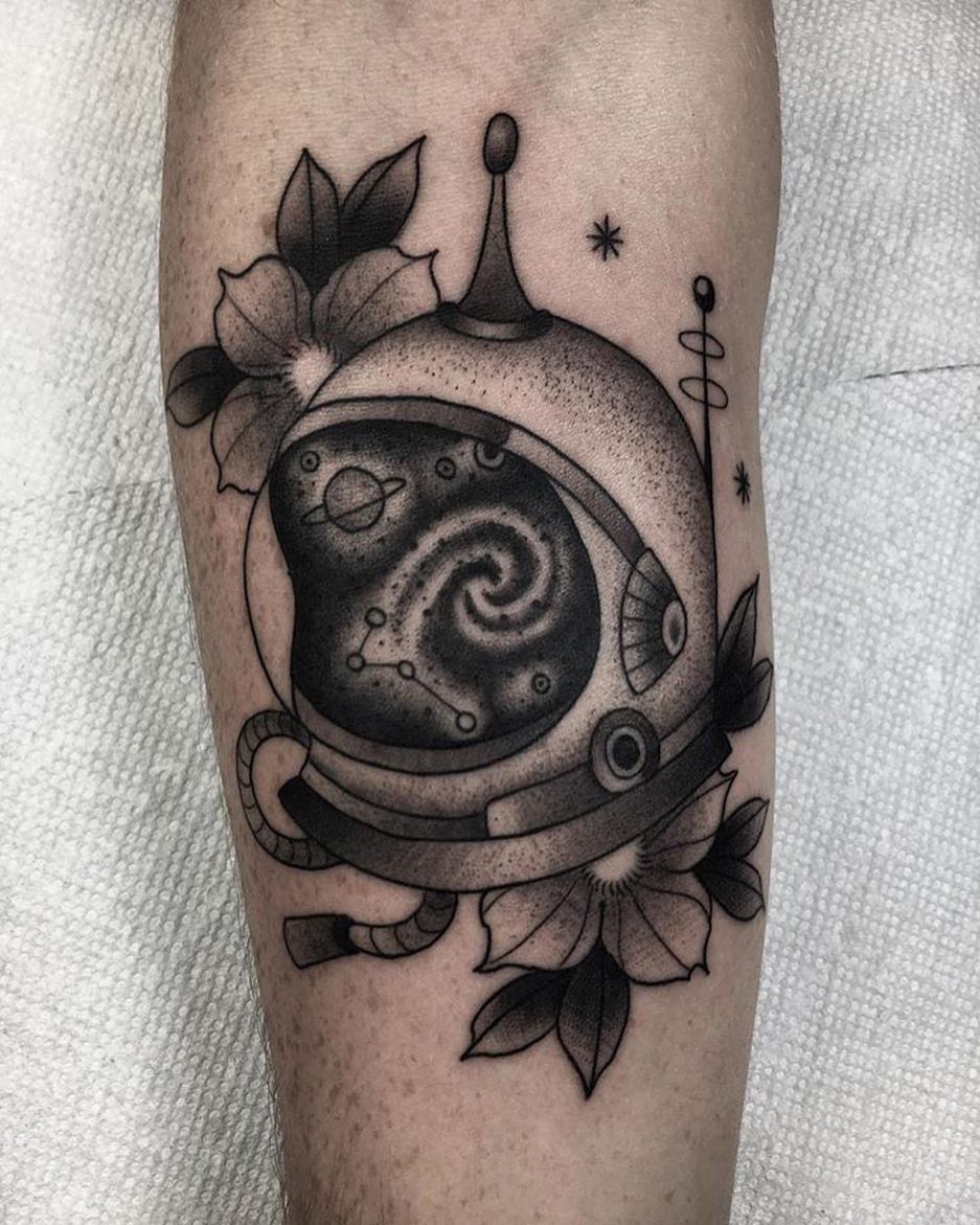 Full Circle Tattoo