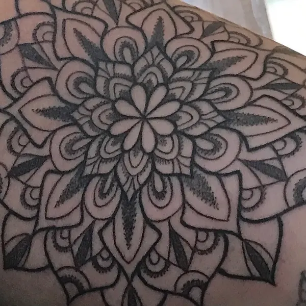 laurablacktattoo
