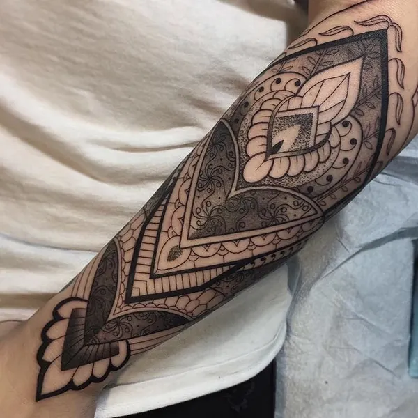 Full Circle Tattoo
