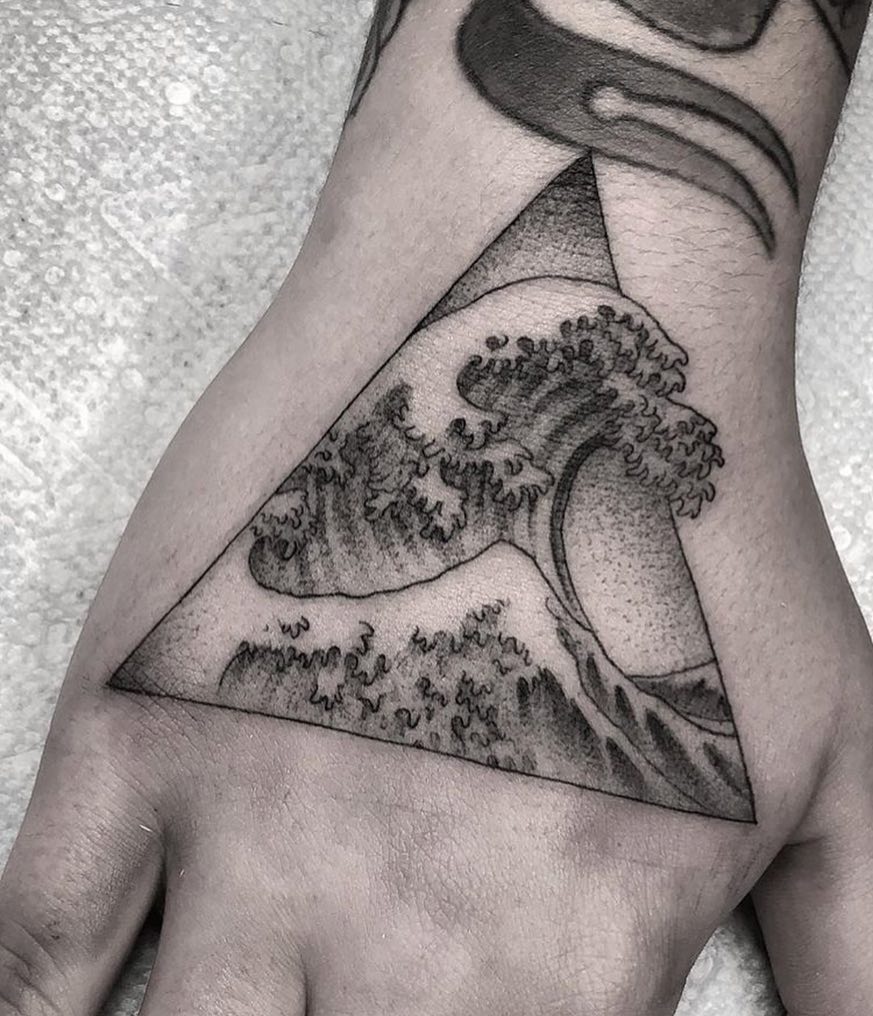 Full Circle Tattoo
