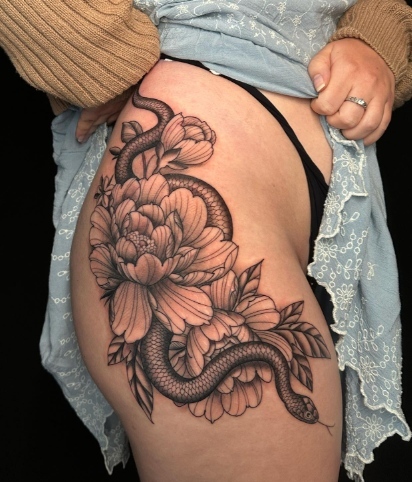 Ink and Dagger Tattoo