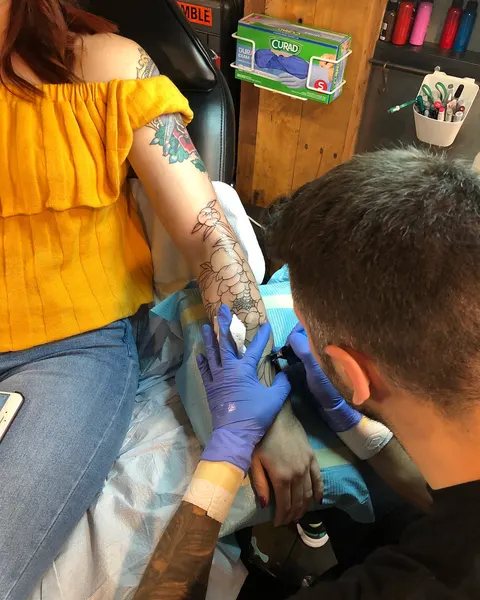 Full Circle Tattoo
