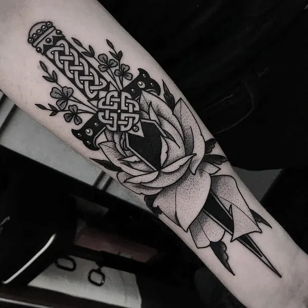 black_casket