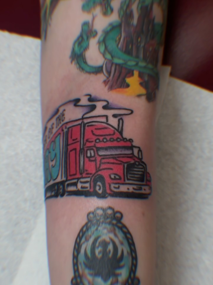 lindseebeetattoo