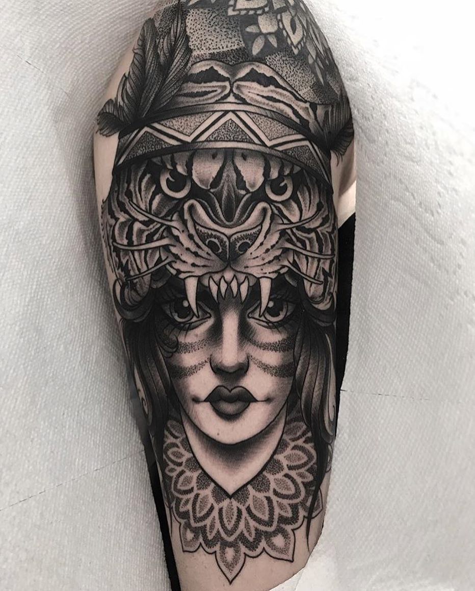 Full Circle Tattoo