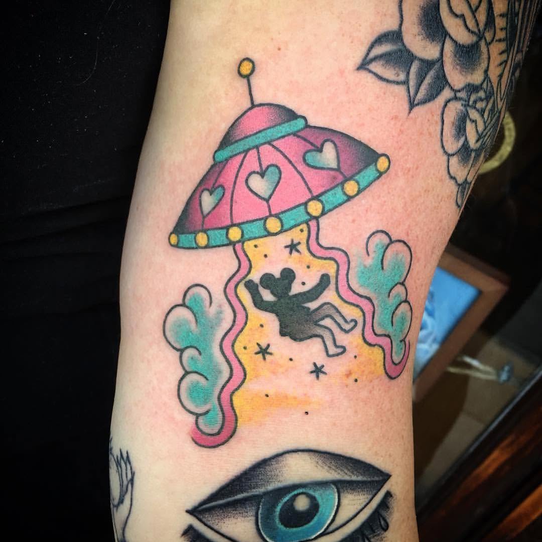 Full Circle Tattoo