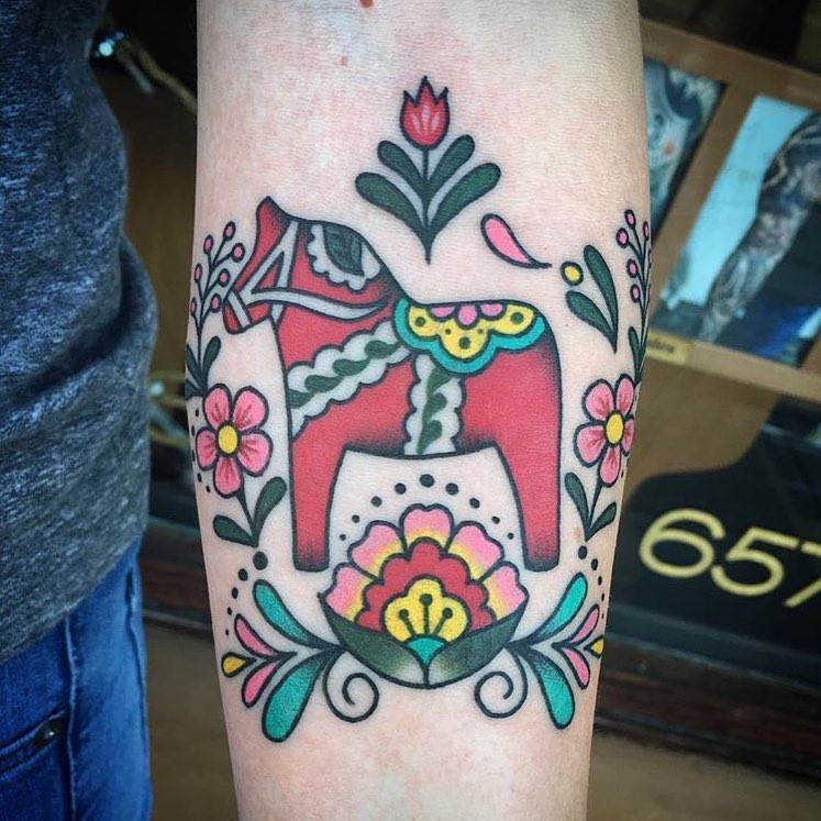 Full Circle Tattoo