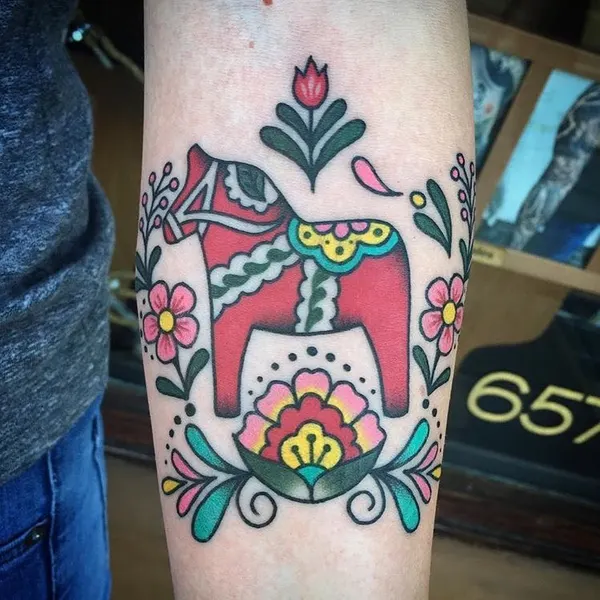 Full Circle Tattoo