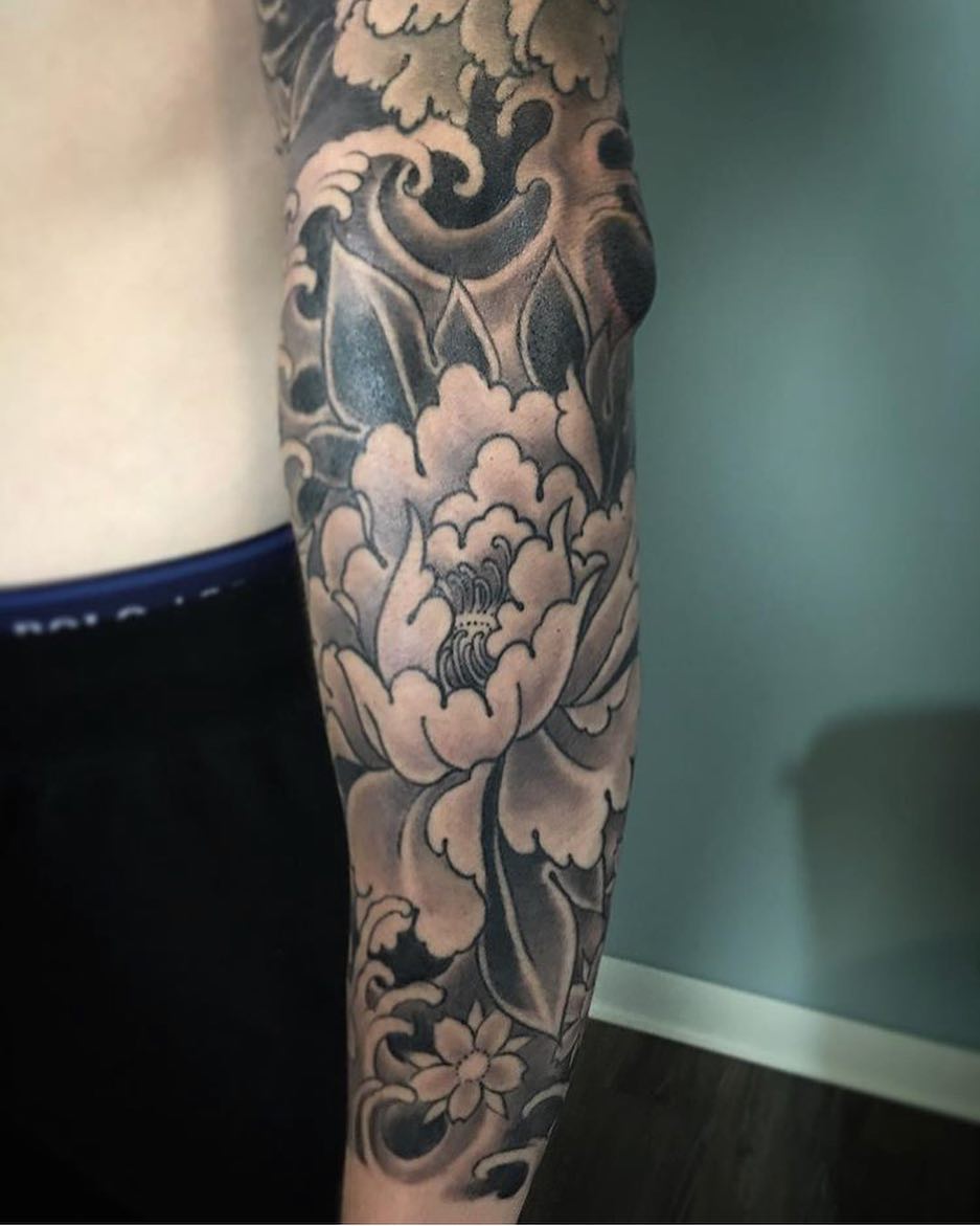 Full Circle Tattoo